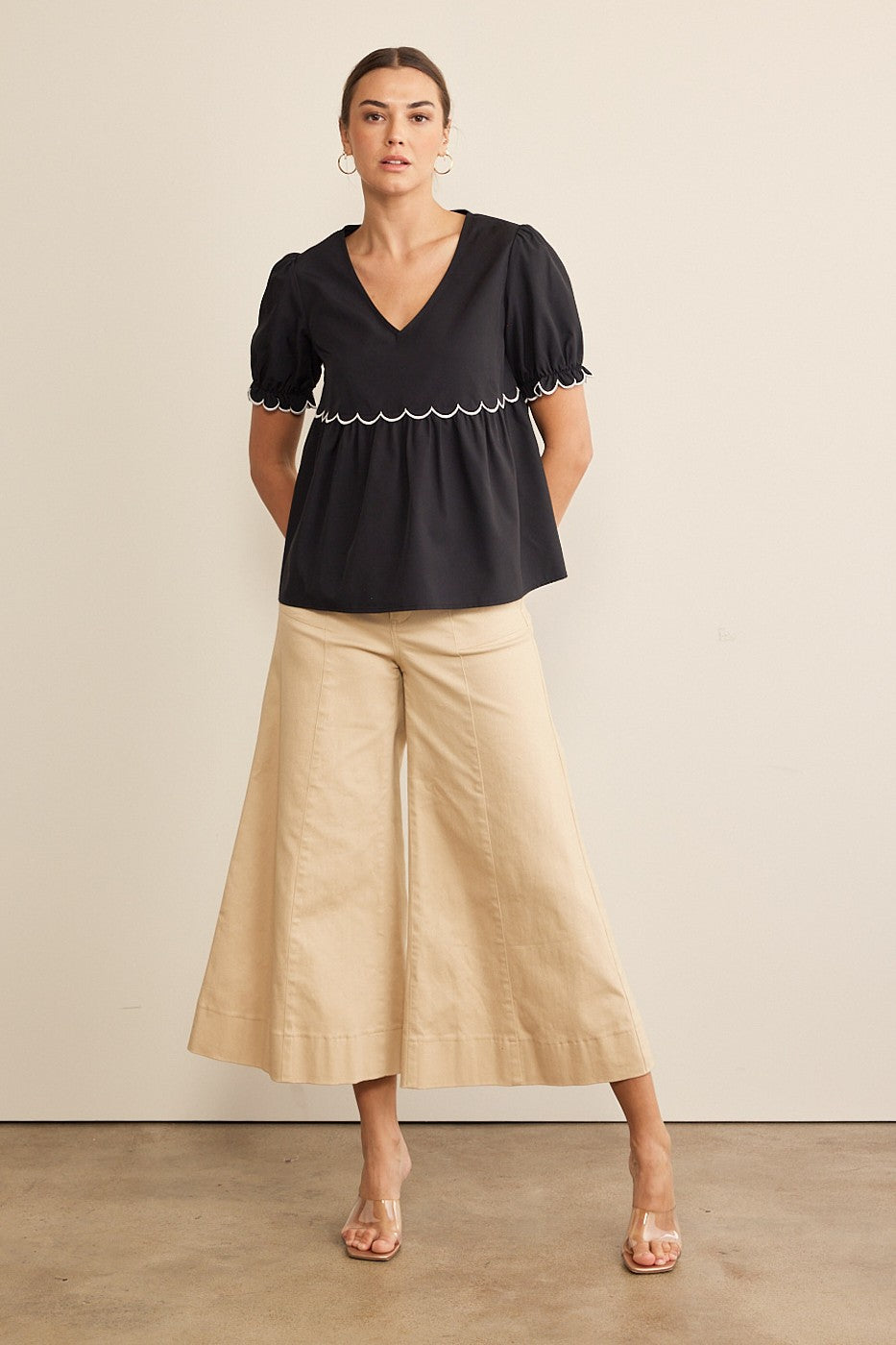 Scalloped Edge Top