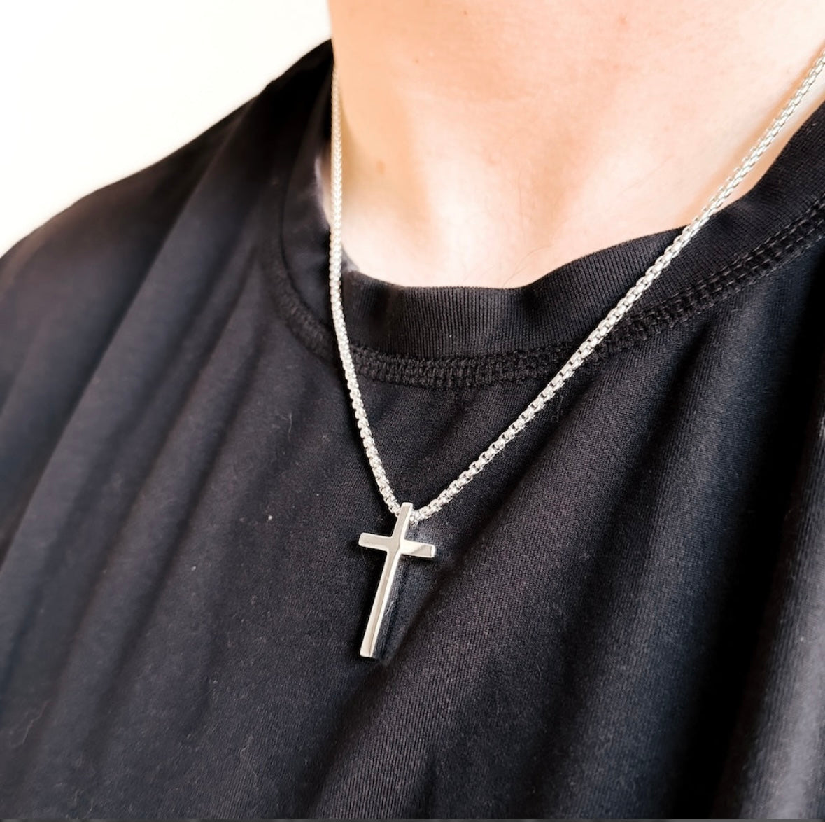 Gio L'uomo Mens Cross Necklace - WATERPROOF – Casa Monique's