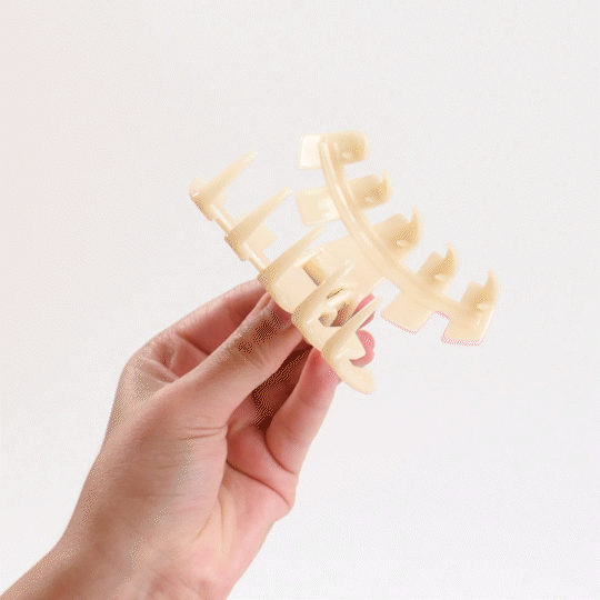 Classic Blonde Tortoise Large Hair Clip